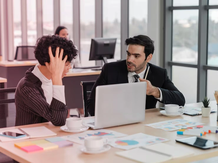 Crisis Communication Strategy and Stakeholder Control​